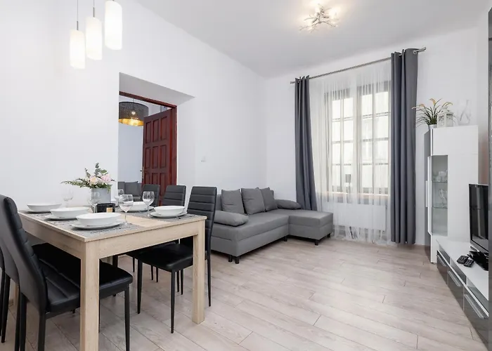 Spacious, 2 Bedrooms Apartment Cracow City Centre By Noclegi Renters