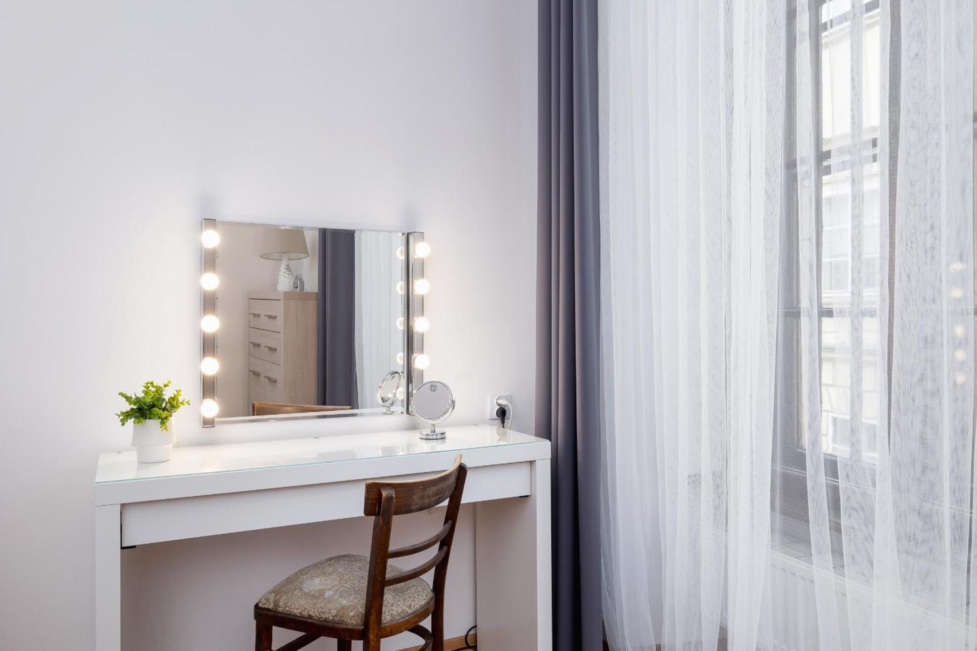 Leilighet Spacious, 2 Bedrooms Cracow Centre By Renters Krasków
