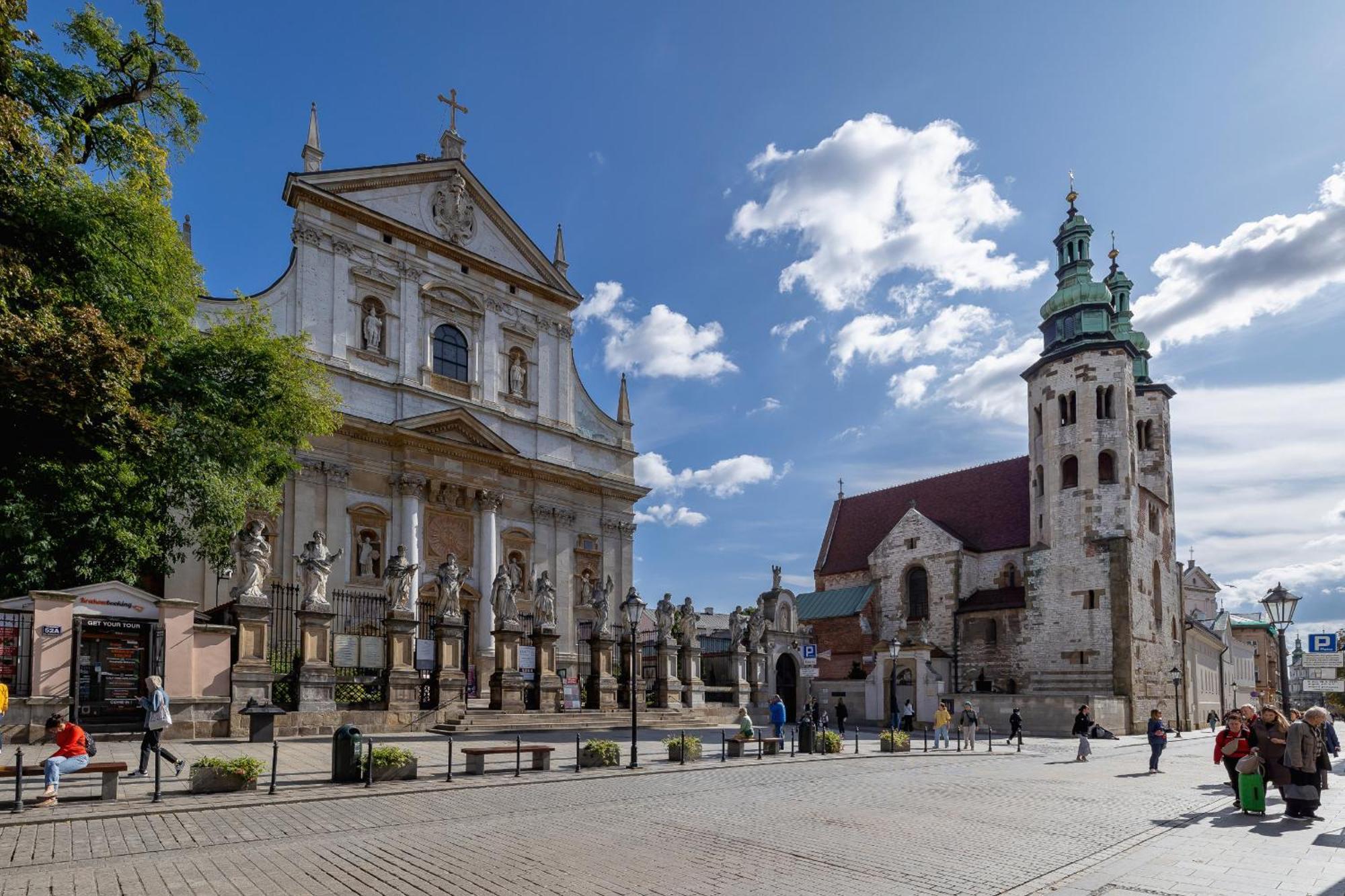 Spacious, 2 Bedrooms Cracow Centre By Renters *